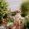 Jauns peldkostīms, saulesbrilles un plombīra saldējums, 1994. Foto - Māra Prindule Jauns peldkostīms, saulesbrilles un plombīra saldējums, 1994. Foto - Māra Prindule