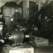 Bauskas elektrostacijas iekštelpa un darbinieki, [192-] (Oriģināla glabātājs: Bauskas Novadpētniecības un mākslas muzejs)