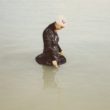 Olīvija Artūra. Diāna peldas savā musulmaņu peldkostīmā. Džida, 2009