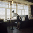 Mikele Palaci. Mongolija, Gobi, Tsogtsestije, 2012 Oficiante vienīgajā apgabala restorānā, kas paredzēts ārzemniekiem.